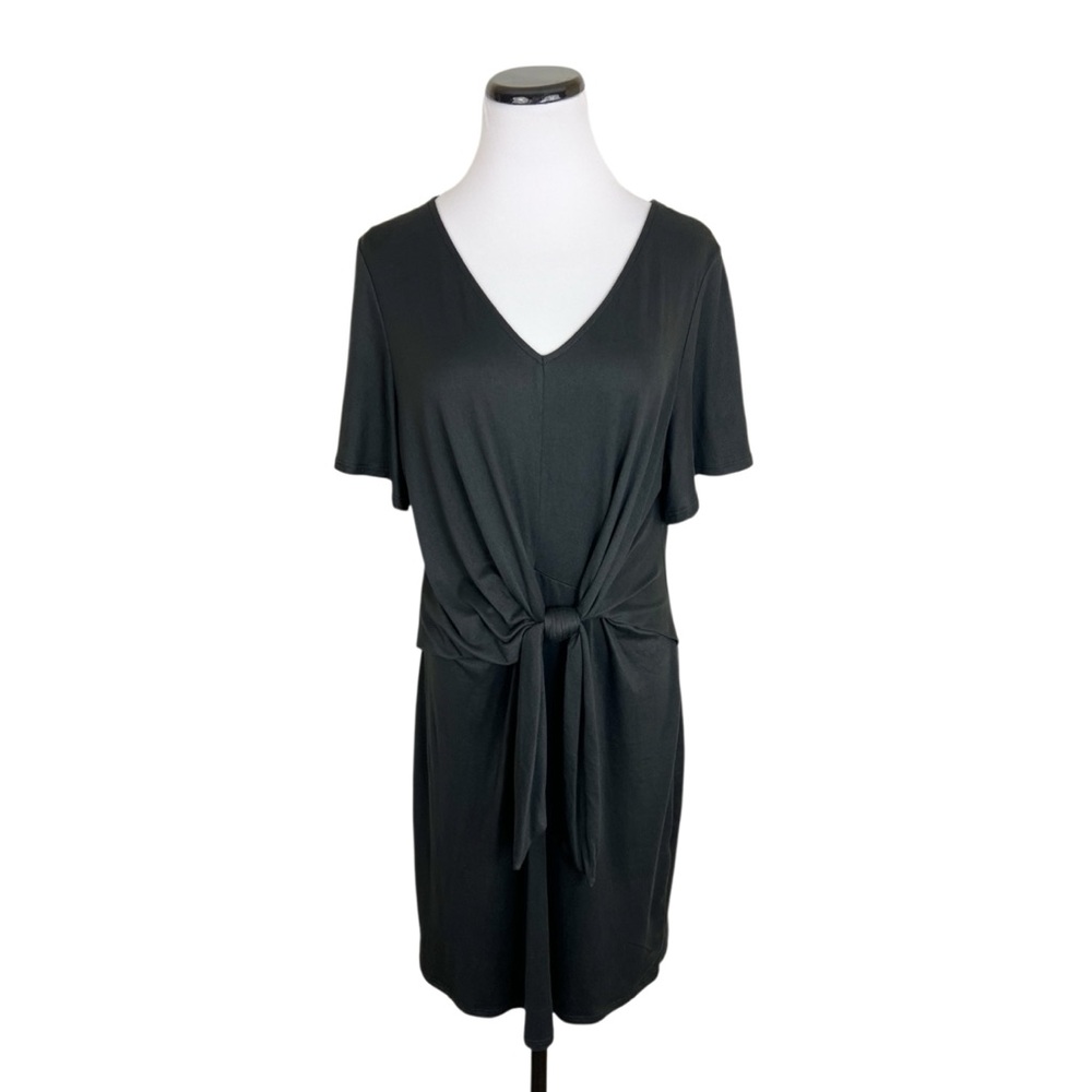 Everly Tie Front Short Sleeve V-Neck Stretchy Black Dress Size Large